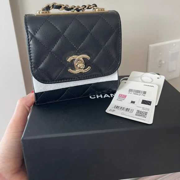 Chanel trendy cc mini black flap gold hardware - Picture 4 of 17